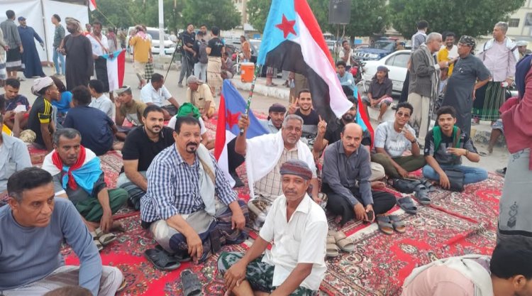 خور المكلا..قلب الجنوب النابض يرفض الانتظار وتأييد قيادي عالٍ للانتصارات العسكرية