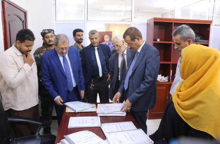 رئيس مجلس القضاء الأعلى يتفقد سير العمل بدوائر المحكمة العليا