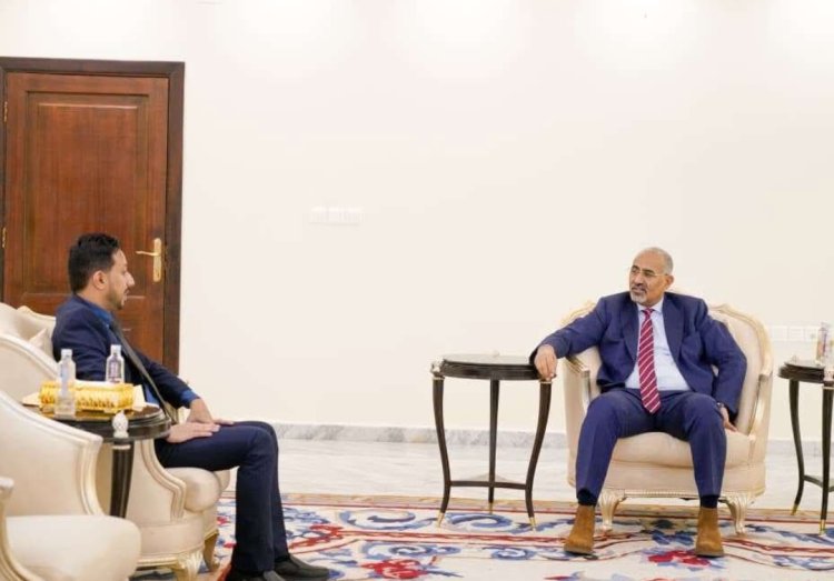 الرئيس الزُبيدي يطّلع على سير العمل بهيئة الأراضي وخططها المستقبلية