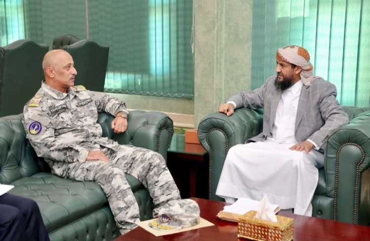 المحرّمي يبحث تعزيز قدرات خفر السواحل لمواجهة تهريب السلاح والتهديدات البحرية