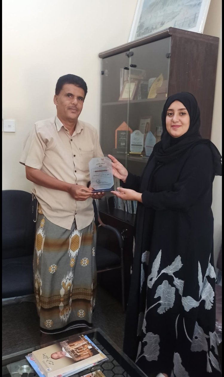 مكتب الثقافة ساحل حضرموت يكرم الأستاذ/  مراد علي حصن