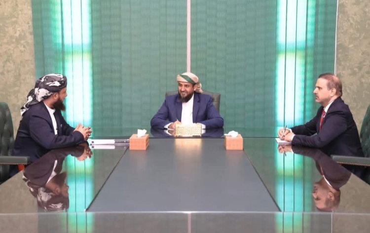 المحرّمي يطّلع على أداء وزارة الأوقاف ويشدد على نشر ثقافة التسامح والوسطية