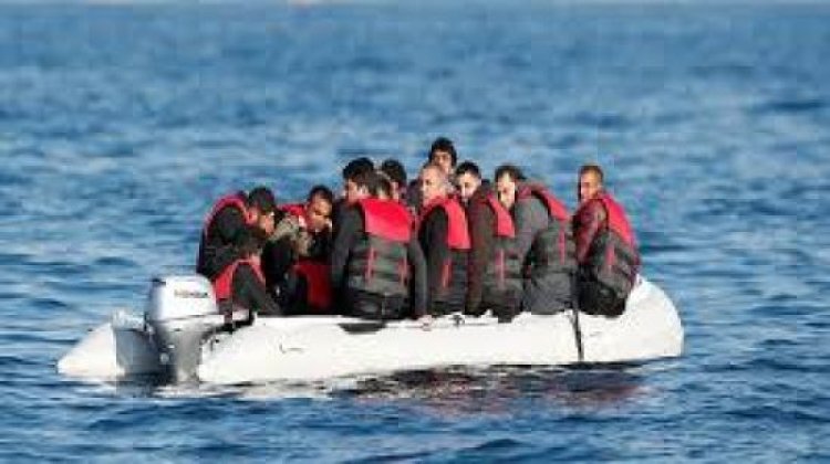 قوارب المهاجرين تستأنف نشاطها في بحر المانش باتجاه بريطانيا بعد توقف وجيز