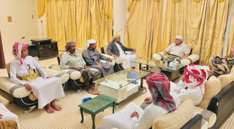 الكثيري يلتقي عددا من مشايخ ووجهاء من قبيلة آل بلعبيد في سيئون