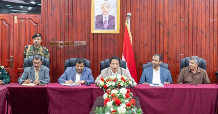 محافظ المهرة يترأس اجتماعًا استثنائيًا للمكتب التنفيذي لمناقشة المستجدات والموازنة العامة