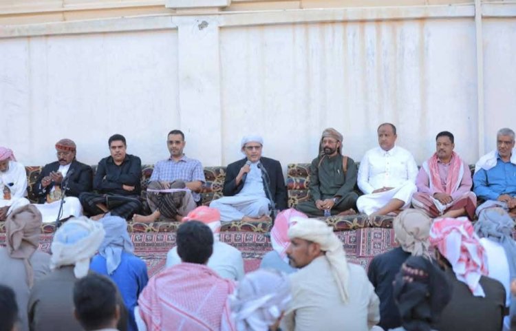 الكثيري يعقد لقاء موسعا بمشايخ ووجهاء وشباب قبيلة آل كثير في سيئون