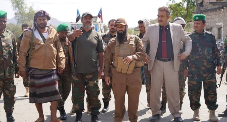 العميد الوالي يزور جبهة ثره بأبين ويطلع على جاهزية قواتنا المسلحة الجنوبية