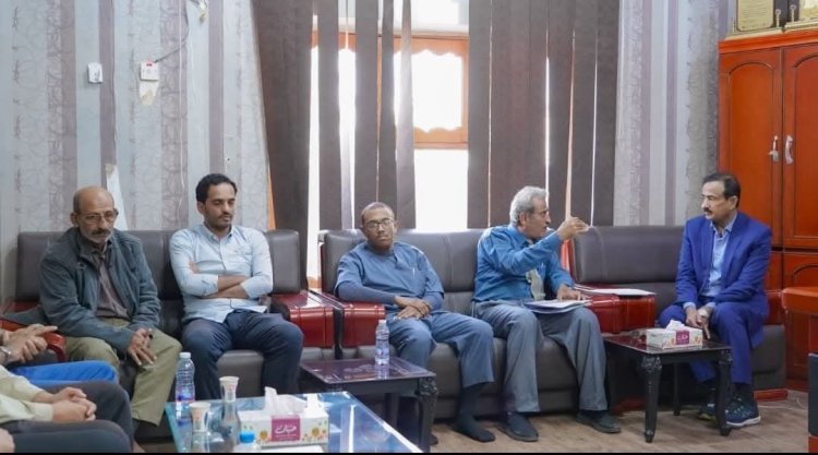 محافظ شبوة يطلع على جهود تحسين الخدمات الطبية في مستشفى شبوة العام للأمومة والطفولة