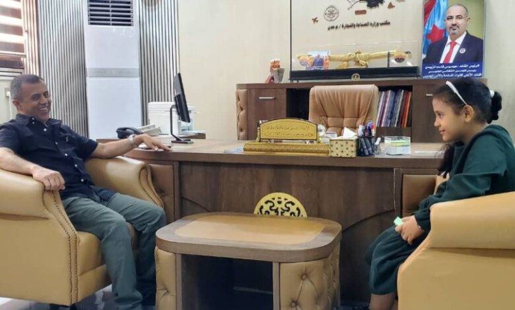 العميد وسيم العُمري يستقبل الطفلة منيرة بن شجاع ويُثني على وعيها الوطني المتقدم