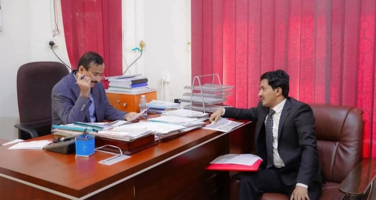 محافظ شبوة يطلع على أوضاع مكتب النقل وخطة نشاطة للعام 2026م .