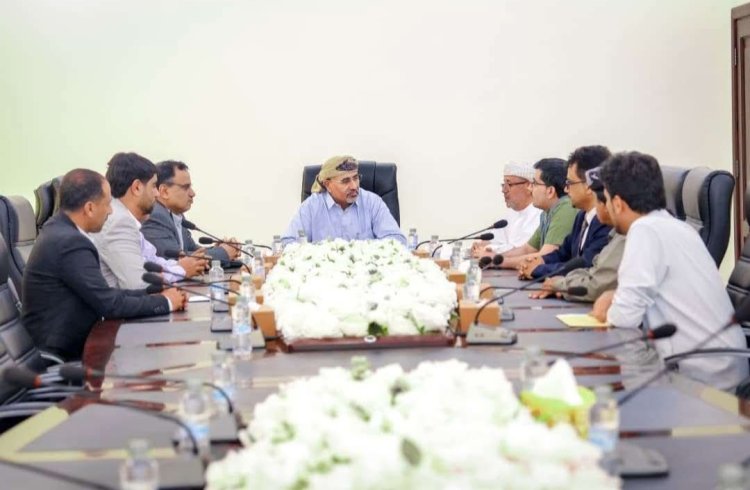 الرئيس الزُبيدي يطّلع على جهود تطبيع الأوضاع وتثبيت دعائم الاستقرار بالمهرة وسقطرى