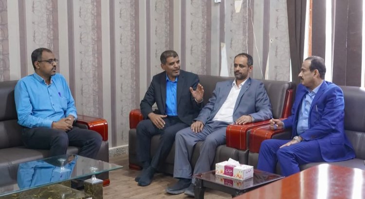 محافظ شبوة يؤكد أن التلاحم المجتمعي يعكس وعي أبناء المحافظة في تعزيز وحدة الصف