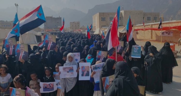 المرأة السقطرية تجدد الوفاء للرئيس القائد عيدروس الزُبيدي