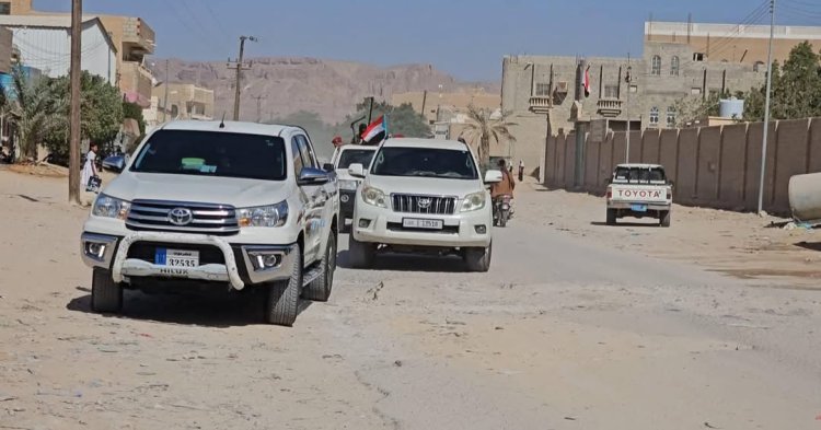 الزبيدي يزور الشيخ يحيى ابن علي الحجوري ويؤكد وحدة الصف في مواجهة الحوثي وترسيخ التعايش