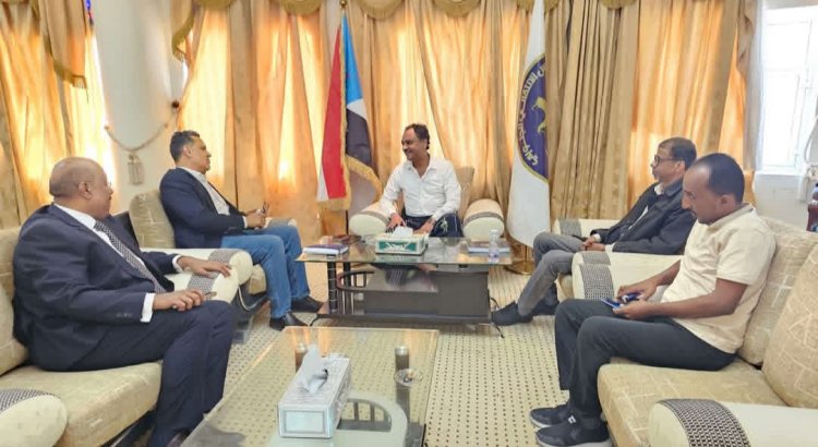 باعوم يبحث مع أمين عام جامعة سيئون أوضاع الجامعة والتحديات التي تواجهها