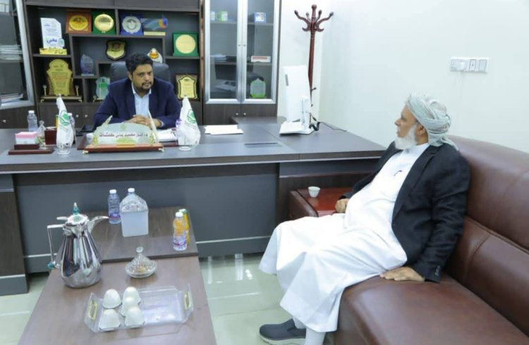 رئيس جامعة المهرة يستقبل وكيل محافظة المهرة الشيخ صالح عليان