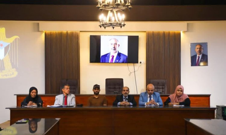 فريق التوجيه والرقابة الرئاسي يعقد لقاءً موسعاً بقيادة انتقالي صيرة بالعاصمة عدن والمكتب التنفيذي للسلطة المحلية بالمديرية