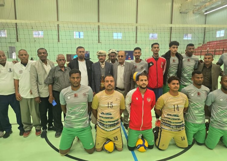 المحافظ بن الوزير يدشّن بطولة الفقيد أحمد الجبيلي لمنتخبات المحافظات للكرة الطائرة.