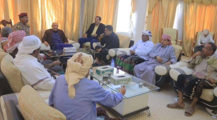 رئيس الجمعية الوطنية يلتقي قبيلة آل علي بن نعمان بمدينة سيئون