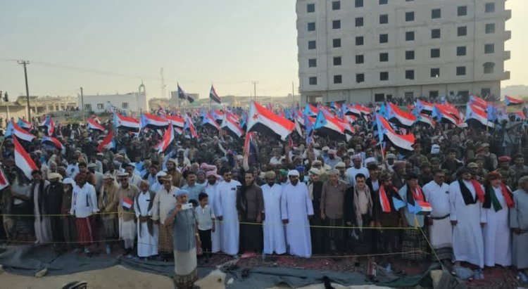 مدينة الغيضة عاصمة محافظة المهرة تشهد مليونية المطالبة بإعلان دولة الجنوب العربي"بيان"
