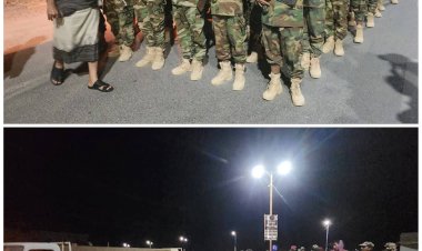 بتوجيهات المحافظ بن الوزير.. كتيبة من اللواء الثامن تصل مدينة عتق للمشاركة في تعزيز الأمن والاستقرار