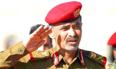 اللواء محمود الصبيحي يغادر إلى الرياض مساء السبت وسط أنباء عن إعادة تعيينه وزيرًا للدفاع