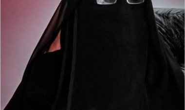 عضو مجلس القيادة الرئاسي البحسني يعزّي في وفاة رئيسة اللجنة الوطنية للمرأة بحضرموت