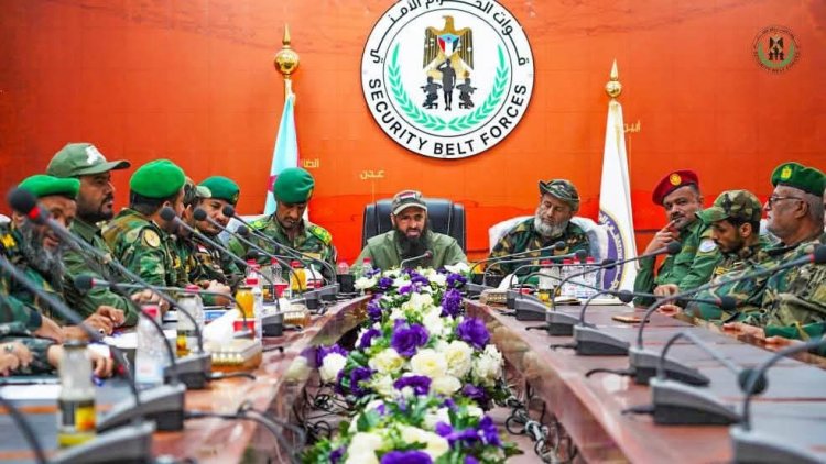 العميد الوالي يترأس اجتماعا أمنيا لقادة الأحزمة الأمنية ويؤكد الجاهزية لتنفيذ توجيهات القيادة العليا