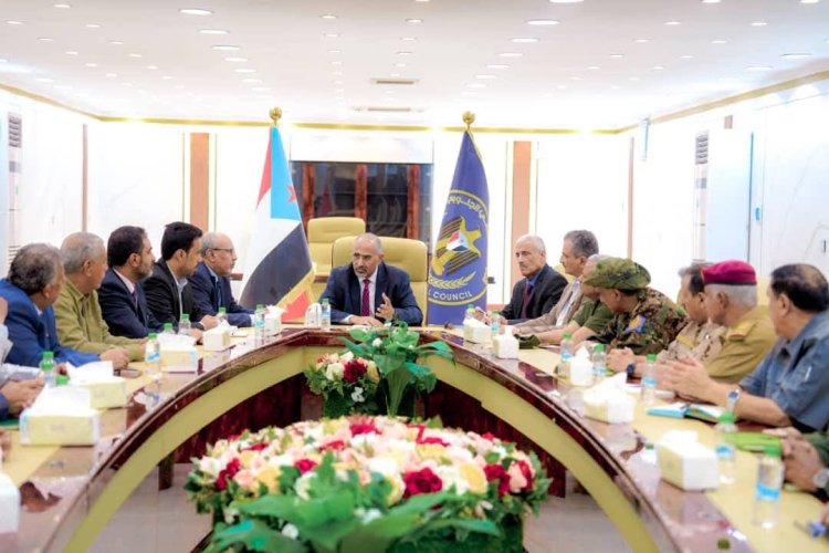 هيئة الرئاسة تقف على مستجدات الأوضاع المأساوية بمحافظتي حضرموت والمهرة وما تتعرض له المرافق فيها من أعمال سلب ونهب وتخريب