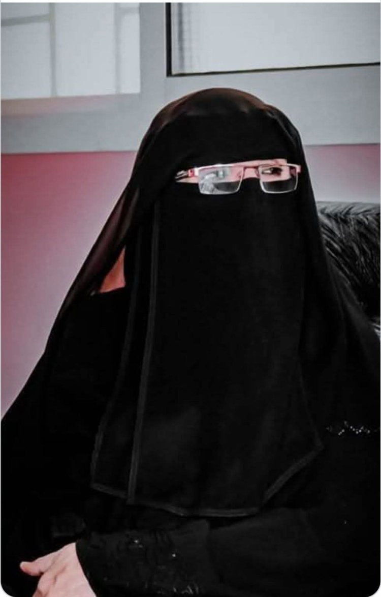 عضو مجلس القيادة الرئاسي البحسني يعزّي في وفاة رئيسة اللجنة الوطنية للمرأة بحضرموت